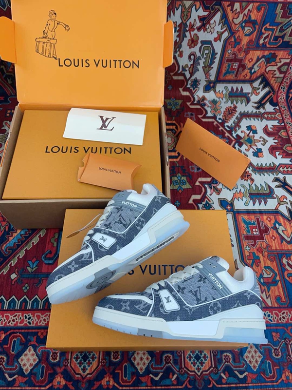 ルイヴィトン靴側面デザイン